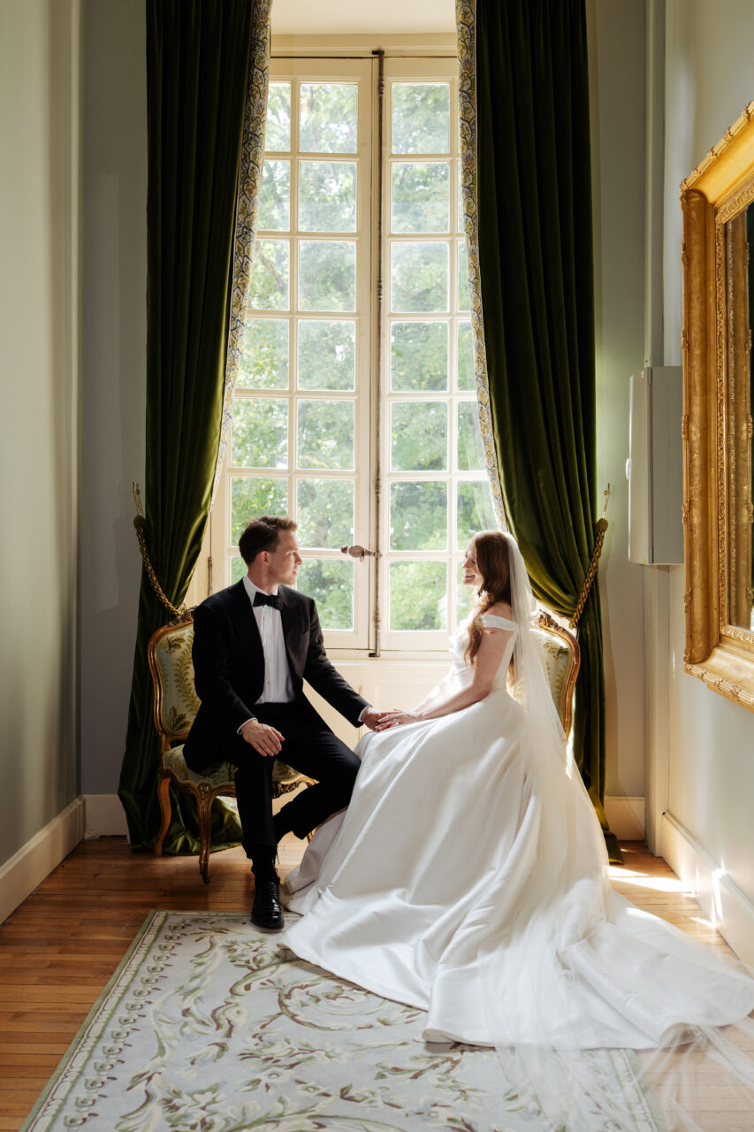 Couple portrait destination wedding Château du Grand Lucé