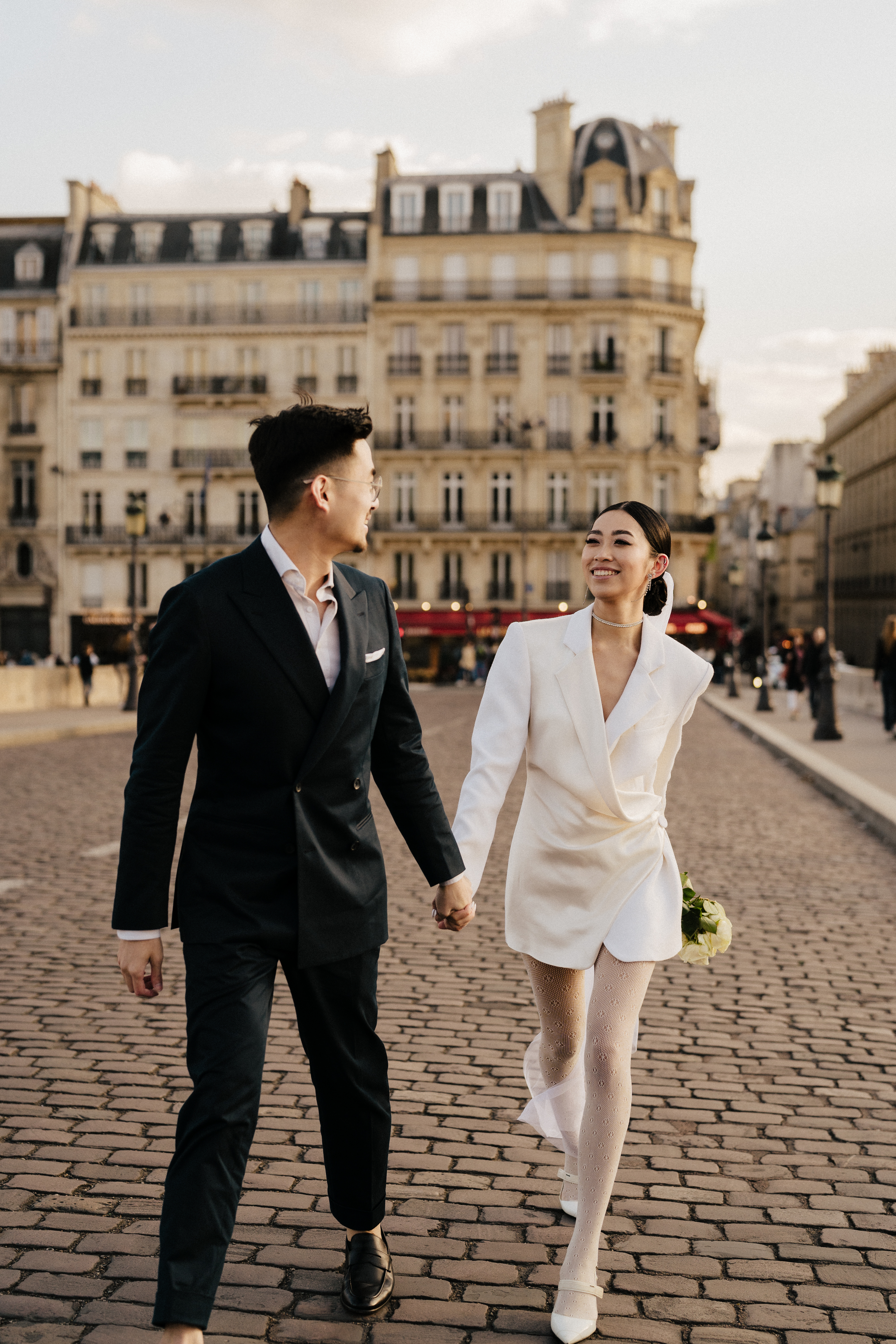 paris pre wedding sunset streets photographer